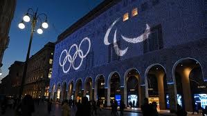 从 90 年代的巨炮时代到野茂的龙卷风，棒球在变革中不断书写着英雄的篇章。